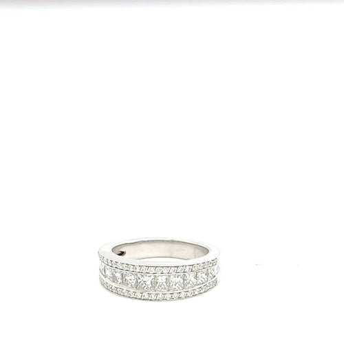 Bague 54 Bague en or blanc 18 carats sertie de diamants princesse et brillants 58 Facettes