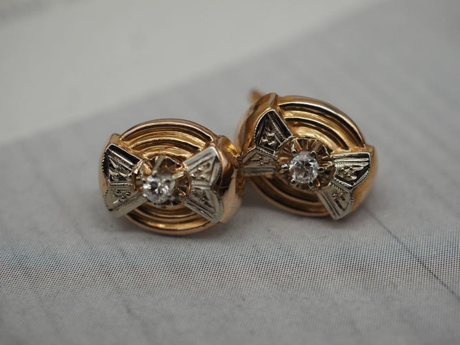Boucles d'oreilles Boucles d’oreilles rétro en or jaune et blanc 18 carats diamants 58 Facettes