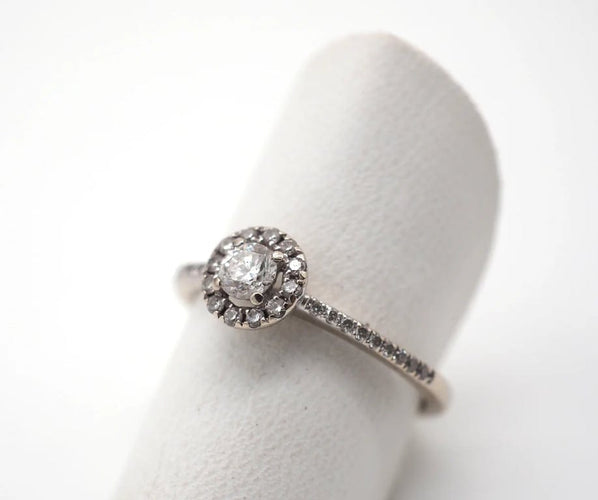 Bague 52 Bague en or blanc 750 sertie de diamants 58 Facettes