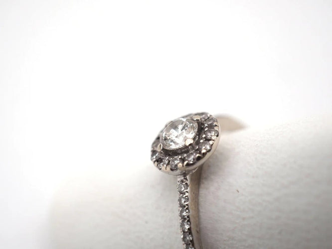 Bague 52 Bague en or blanc 750 sertie de diamants 58 Facettes