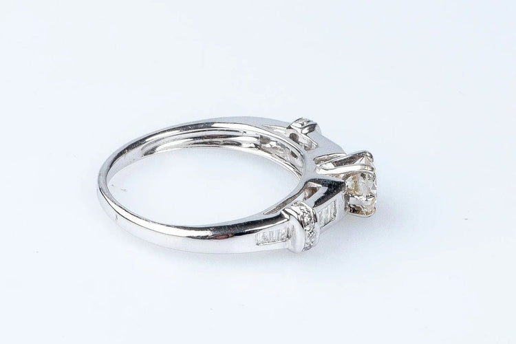 Bague 54 Bague diamant en or blanc 18 carats 58 Facettes 111.17357-12