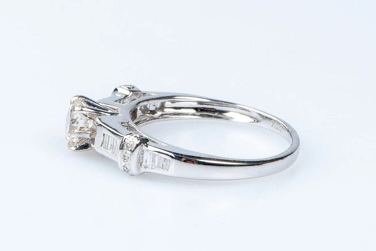 Bague 54 Bague diamant en or blanc 18 carats 58 Facettes 111.17357-12