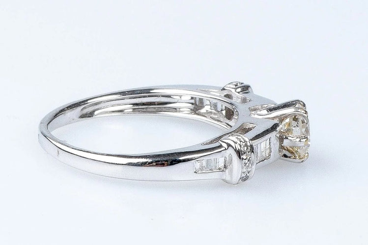 Bague 54 Bague diamant en or blanc 18 carats 58 Facettes 111.17357-12