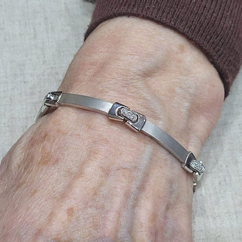Bracelet Bracelet en or blanc 18 carats et diamants 58 Facettes P14