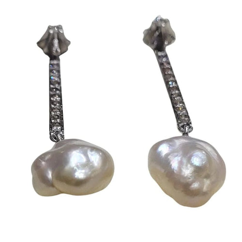 Boucles d'oreilles Boucles d’oreilles pendantes démontables en or blanc et jaune 18 ct, perles et diamants 58 Facettes T194T194