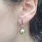 Boucles d'oreilles Boucles d'oreilles détachables en or blanc 18 carats, perles de Tahiti et diamants 58 Facettes T105