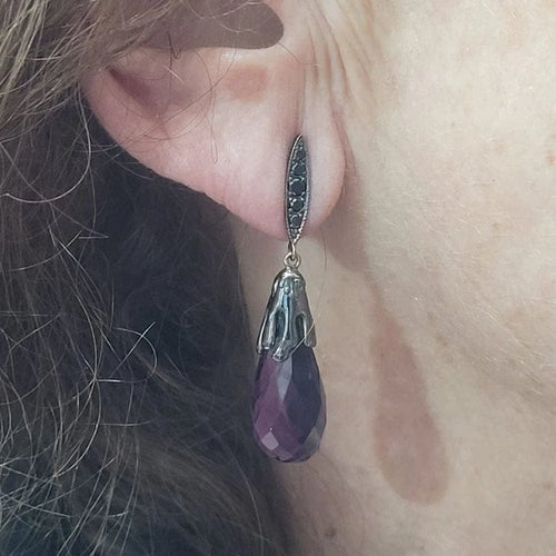 Boucles d'oreilles Boucles d'oreilles en or 18 carats et ruthénium, améthyste et diamants noirs 58 Facettes T385