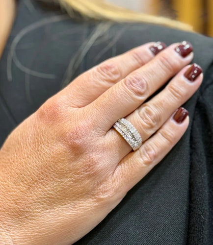 Bague 54 Bague bandeau en or blanc 18 carats et diamants 58 Facettes