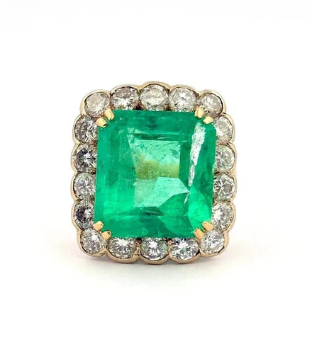 Bague 53 Bague en or jaune 18 carats, émeraude et diamants 58 Facettes