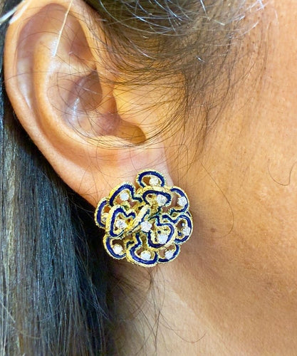 Boucles d'oreilles Boucles d’oreilles clips en or 18 carats, diamants et émail bleu 58 Facettes