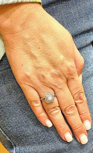 a0310bd5-7bea-4479-3f0c-f8925b7a2e00