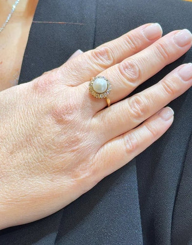 Bague 59 Bague ancienne en or jaune 18 carats avec diamants et perle 58 Facettes