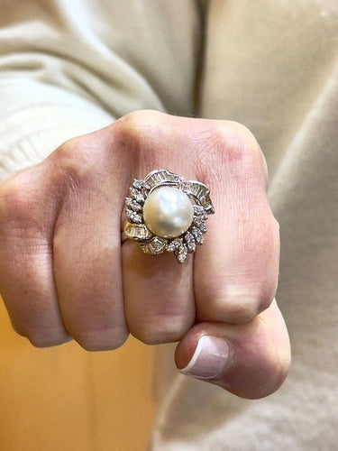 Bague 58 Bague en or blanc 18 carats avec perle et diamants 58 Facettes