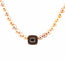 Collier Sautoir en perles baroques avec motif en or jaune 18 carats, saphir et grenats 58 Facettes