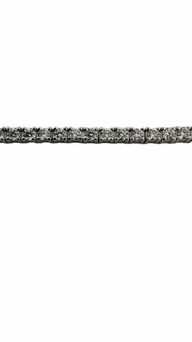 Bracelet Bracelet tennis rivière en or blanc 18 carats et diamants 58 Facettes