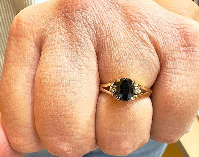 Bague 52 Solitaire - Bague en or jaune 18 carats saphir et diamants 58 Facettes