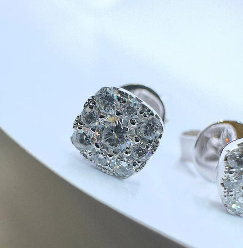 Boucles d'oreilles Puces d’oreilles en or blanc 18 carats et diamants 58 Facettes