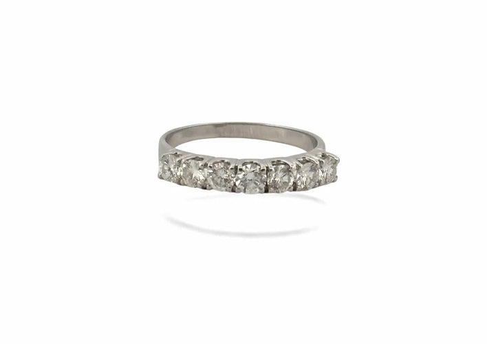 Bague 64 Demi-alliance - Bague en or blanc 18 carats et diamants 58 Facettes