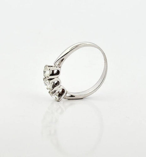 Bague 53 Alliance trilogie vintage en or blanc 18 carats et diamants 58 Facettes