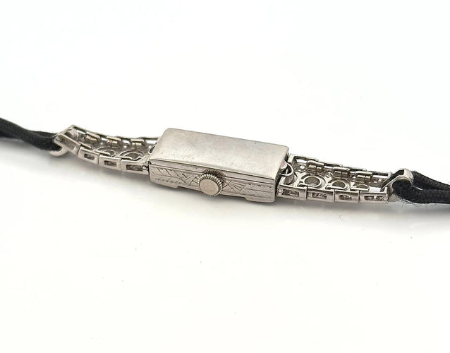 e99a7589-19e0-4e10-920e-b16123feeb00