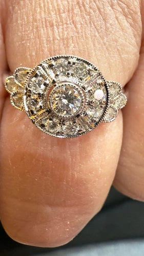 Bague 53 Bague Art déco en or blanc 18 carats et diamants 58 Facettes