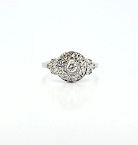 Bague 53 Bague Art déco en or blanc 18 carats et diamants 58 Facettes