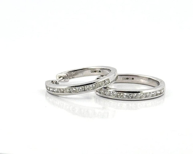 Boucles d'oreilles Créoles en or blanc 18 carats serties de diamants 58 Facettes