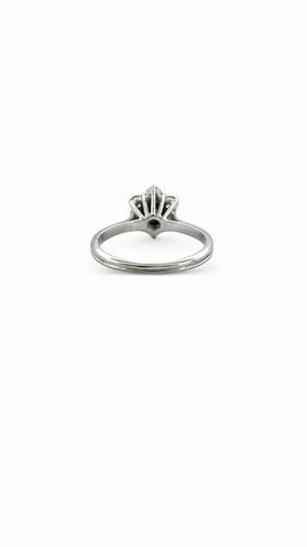 Bague 56 Bague marguerite en or blanc 18 carats et diamants 58 Facettes