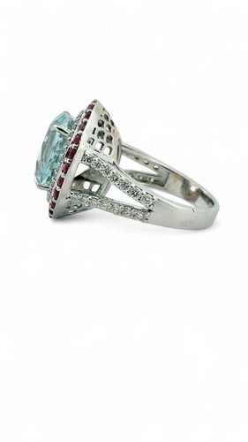 Bague 55 Bague en or blanc 18 carats avec aigue-marine, diamants et rubis 58 Facettes