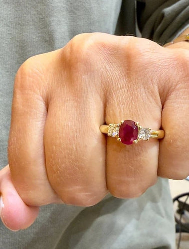 Bague 55 Bague solitaire en or jaune 18 carats avec rubis et diamants 58 Facettes