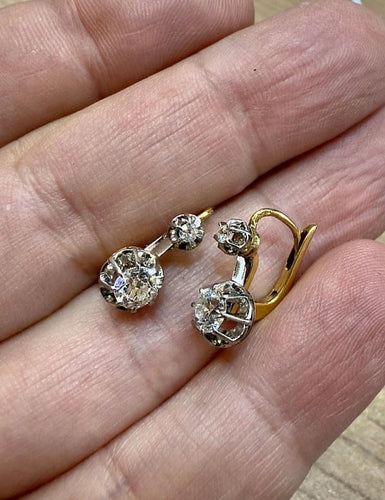 Boucles d'oreilles Dormeuses anciennes en or jaune et gris 18 carats et diamants 58 Facettes