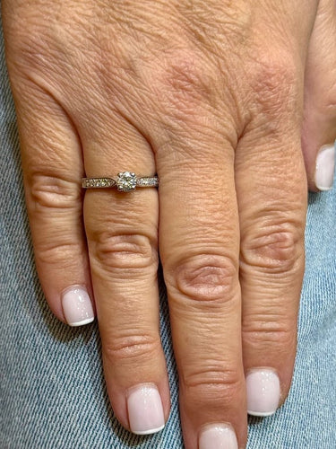 e4b23bcc-e005-4618-3948-39b272862b00