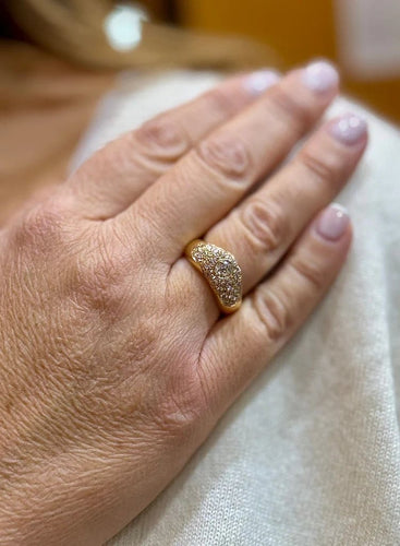 Bague 56 Bague ondulée en or jaune et diamants 58 Facettes