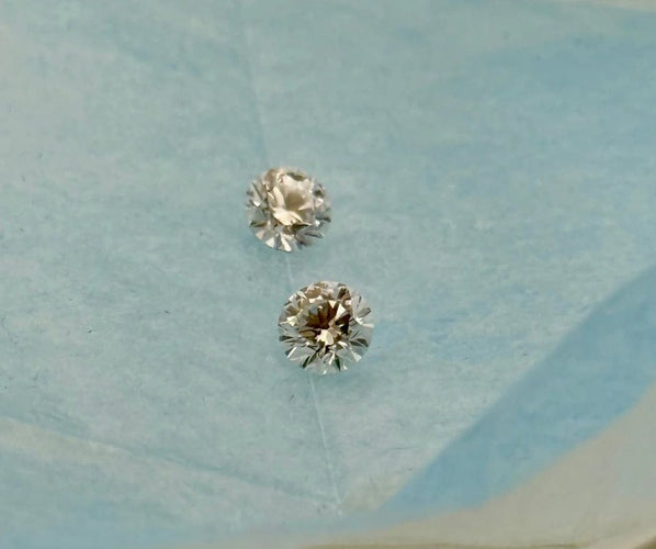 Boucles d'oreilles Lot de 2 diamants GIA libres pour puces d’oreilles 58 Facettes