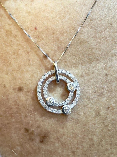 Collier Collier en or blanc 18 carats et diamants 58 Facettes