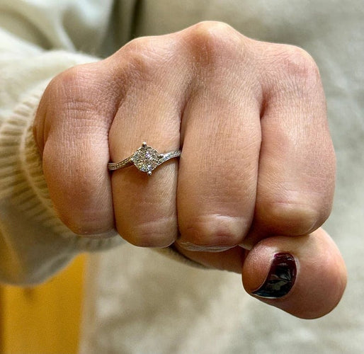Bague 54 Solitaire ondulé - Bague en or blanc 18 carats et diamants 58 Facettes