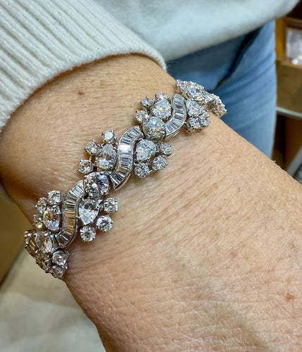 e2613155-13ac-41e6-b9cc-7cc3c41d0300