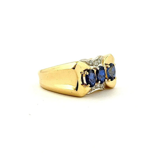 Bague 60 Bague chevalière en or 18 carats, saphirs et diamants 58 Facettes
