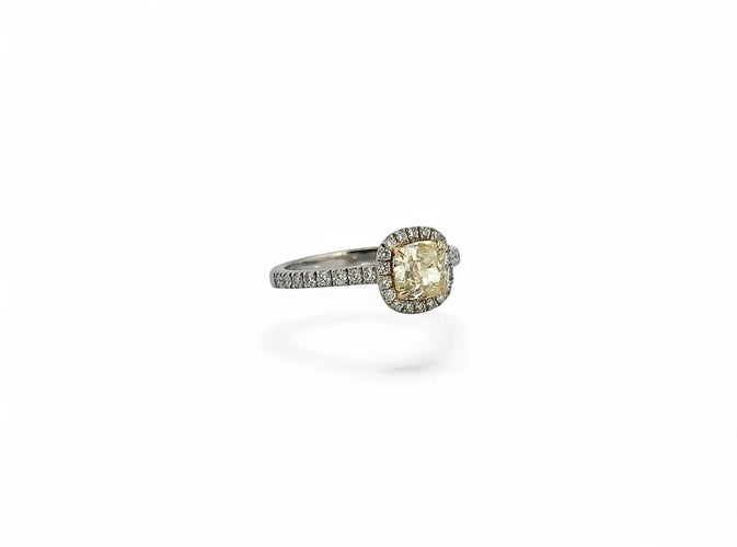 Bague 52 Solitaire en or blanc 18 carats et diamants fancy light yellow 58 Facettes
