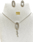 Boucles d'oreilles DALUMI - Parure collier et boucles d’oreilles en or blanc 18 carats et diamants 58 Facettes