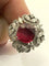 Pendentif Bague transformable en pendentif en or blanc 18 carats rubis et diamants 58 Facettes