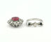 Pendentif Bague transformable en pendentif en or blanc 18 carats rubis et diamants 58 Facettes