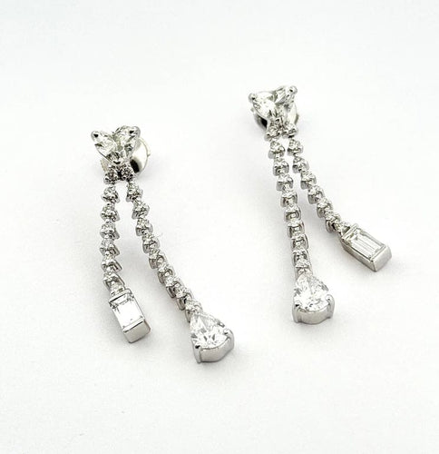 Boucles d'oreilles Boucles d'oreilles pendantes en or blanc 18 carats et diamants naturels 58 Facettes