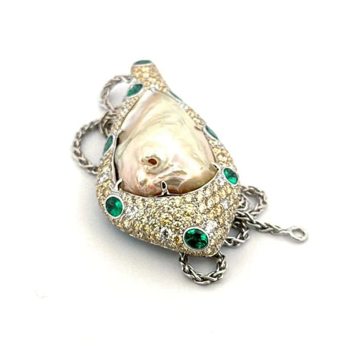 Collier Collier pendentif en or blanc 18 carats, mabé de Tahiti, émeraudes et diamants 58 Facettes