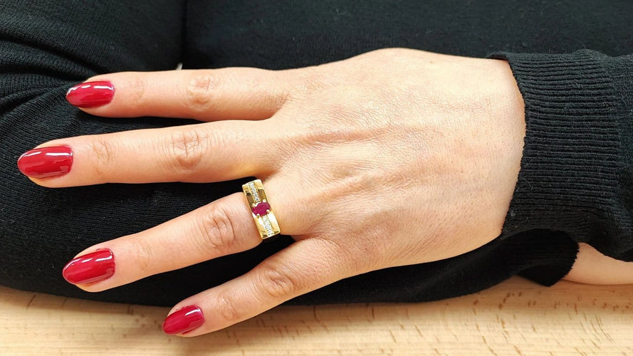 Bague 54 Bague en or jaune 18K avec rubis et diamants 58 Facettes GG25.Aile-R