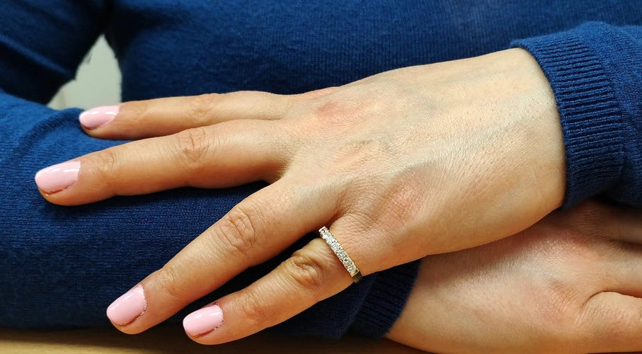 Bague 53.5 Demi-alliance - Bague en or jaune 18K et diamants 58 Facettes All.Demi.FA.19-J