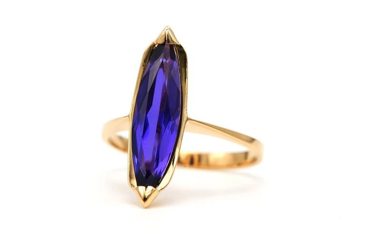Bague 52 Bague contemporaine sertie d’une améthyste en or jaune 18 carats 58 Facettes 23165
