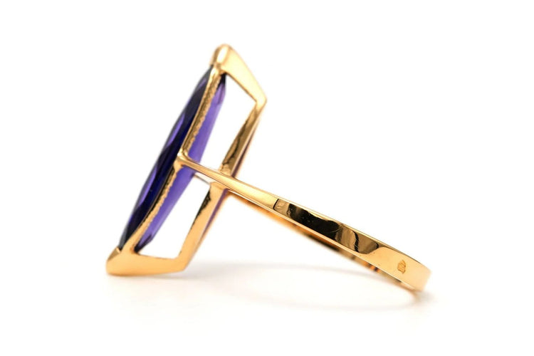 Bague 52 Bague contemporaine sertie d’une améthyste en or jaune 18 carats 58 Facettes 23165