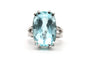 Bague 55 Bague contemporaine en or blanc 18 carats sertie d’une aigue-marine 58 Facettes 23246