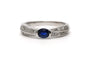 Bague 54 Bague contemporaine en or blanc 18 carats avec saphir et diamants 58 Facettes 23175